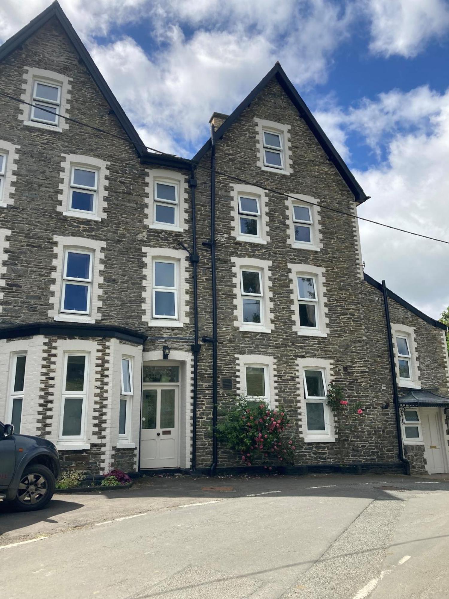 لانغامارتْش ويلز Serenity House Wales المظهر الخارجي الصورة