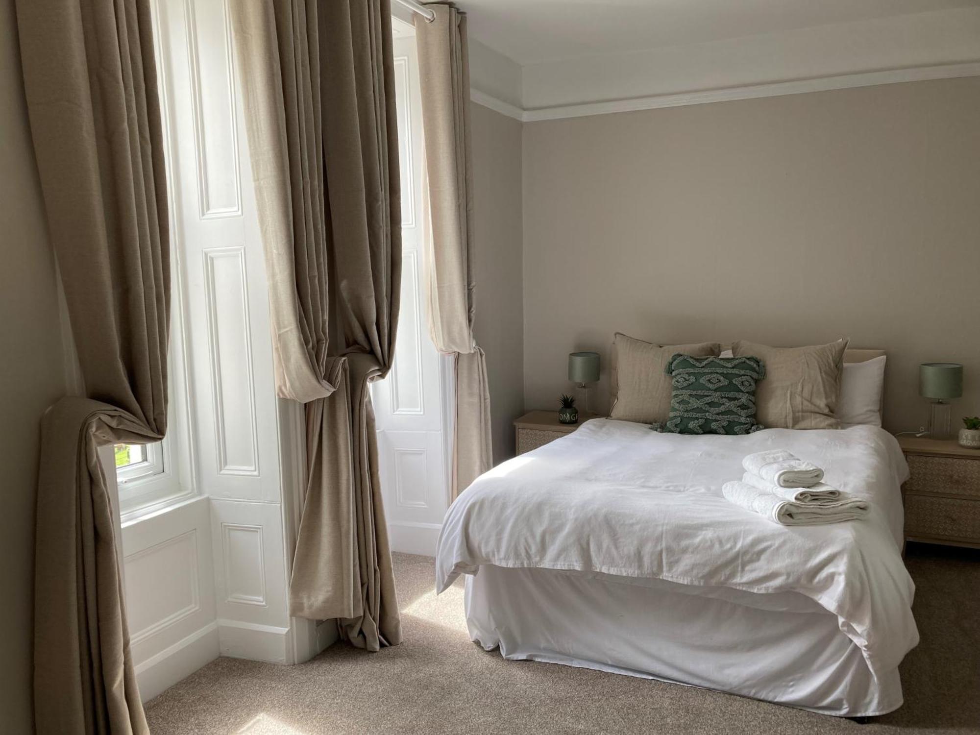 لانغامارتْش ويلز Serenity House Wales المظهر الخارجي الصورة