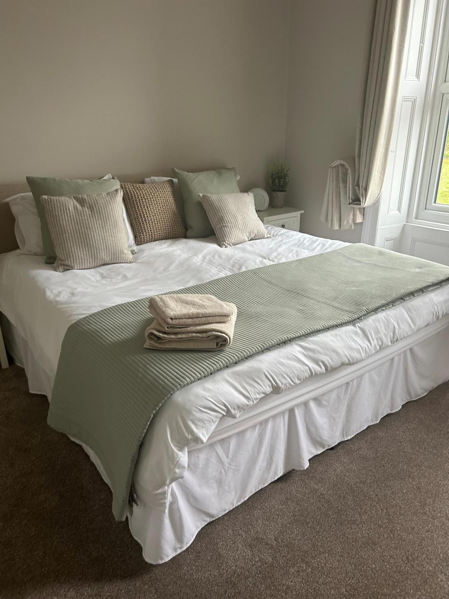 لانغامارتْش ويلز Serenity House Wales المظهر الخارجي الصورة